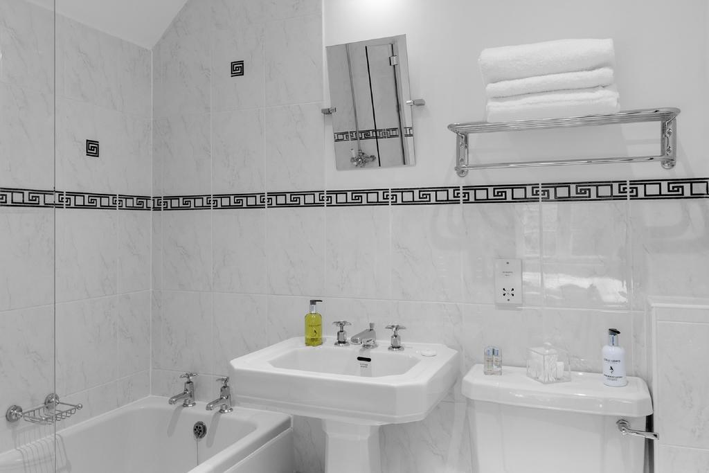 Hurtwood Hotel Peaslake Kültér fotó
